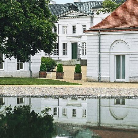 Hotel Schloss Neuhardenberg Exterior foto