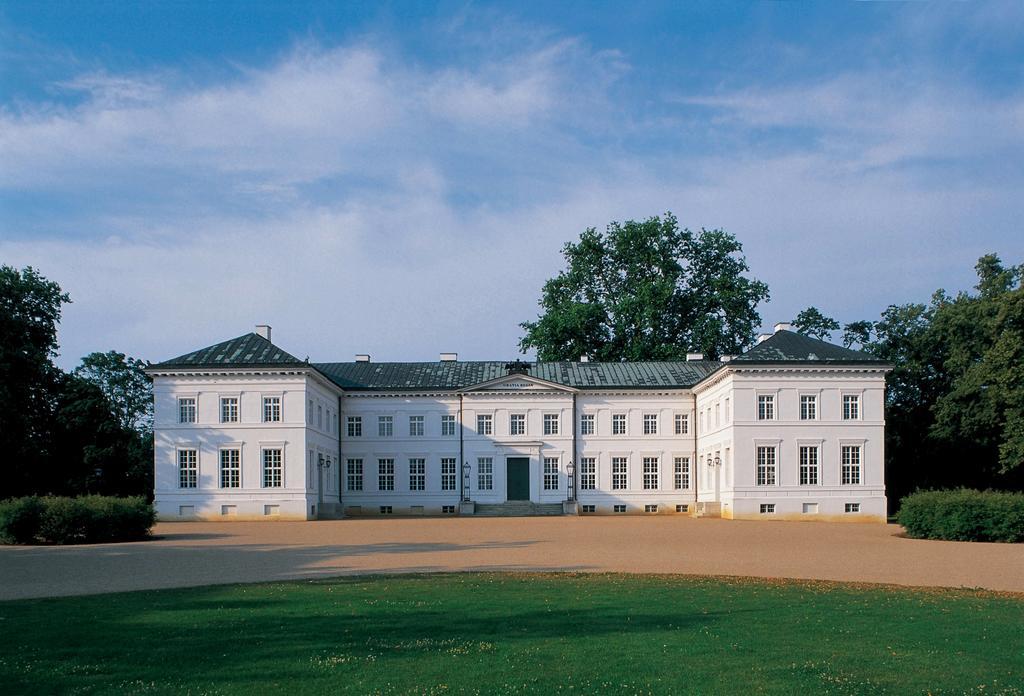 Hotel Schloss Neuhardenberg Exterior foto