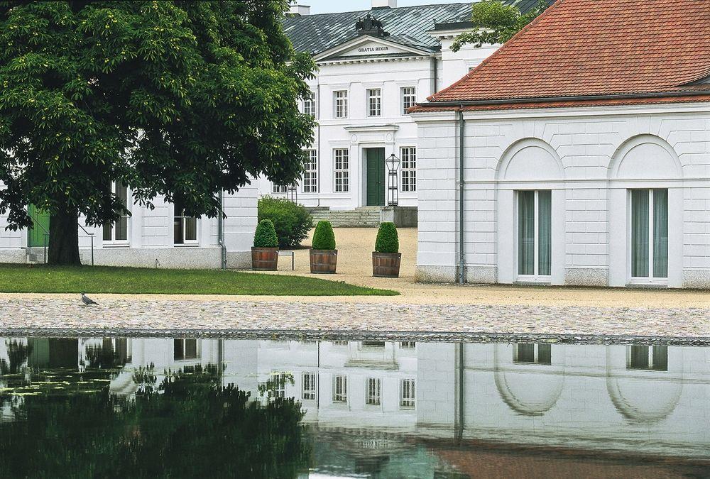 Hotel Schloss Neuhardenberg Exterior foto