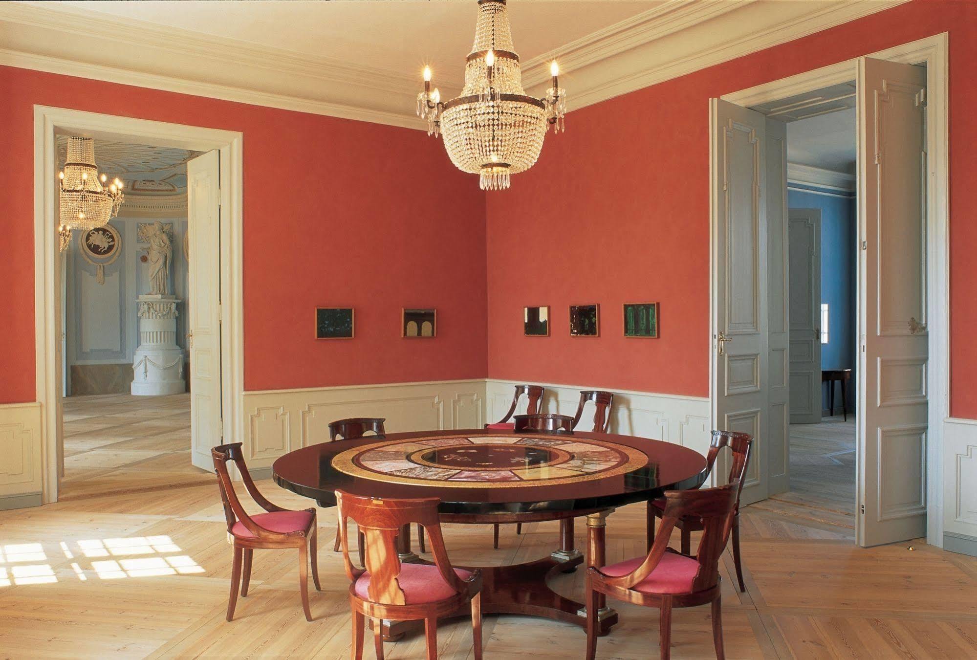 Hotel Schloss Neuhardenberg Instalações foto